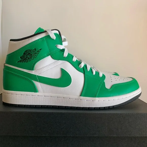 ❌SOLD❌Air Jordan 1 mid lucky green - Picture 3 of 13